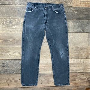 PERFECTLY DISTRESSED WRANGLER JEANS